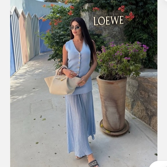 NWT ZARA blogger fav MIXED PLEATED SKIRT SIZE S
🚨FIRM PRICE NO ACCEPT OFFER - Picture 11 of 15